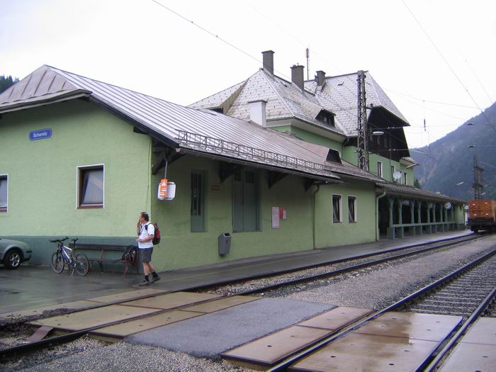 Bahnhof Scharnitz bei Regen