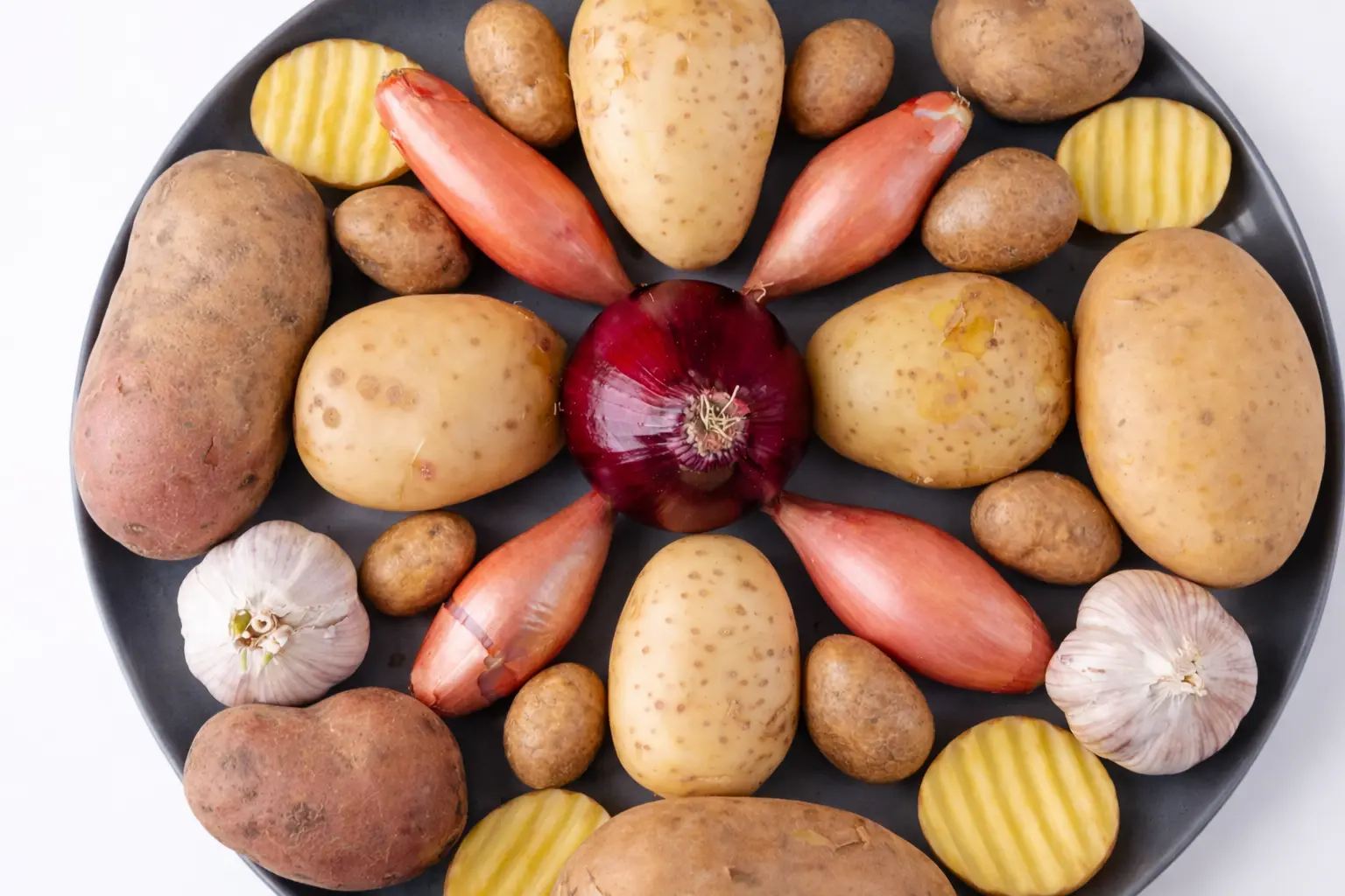 Viele Menschen wissen es nicht, aber Süßkartoffeln und normale Kartoffeln sind überhaupt nicht eng miteinander verwandt – hier ist der Grund